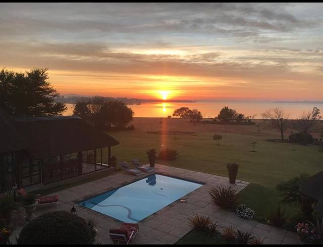 5 BEDROOM HOUSE FOR SALE IN ORANJEVILLE